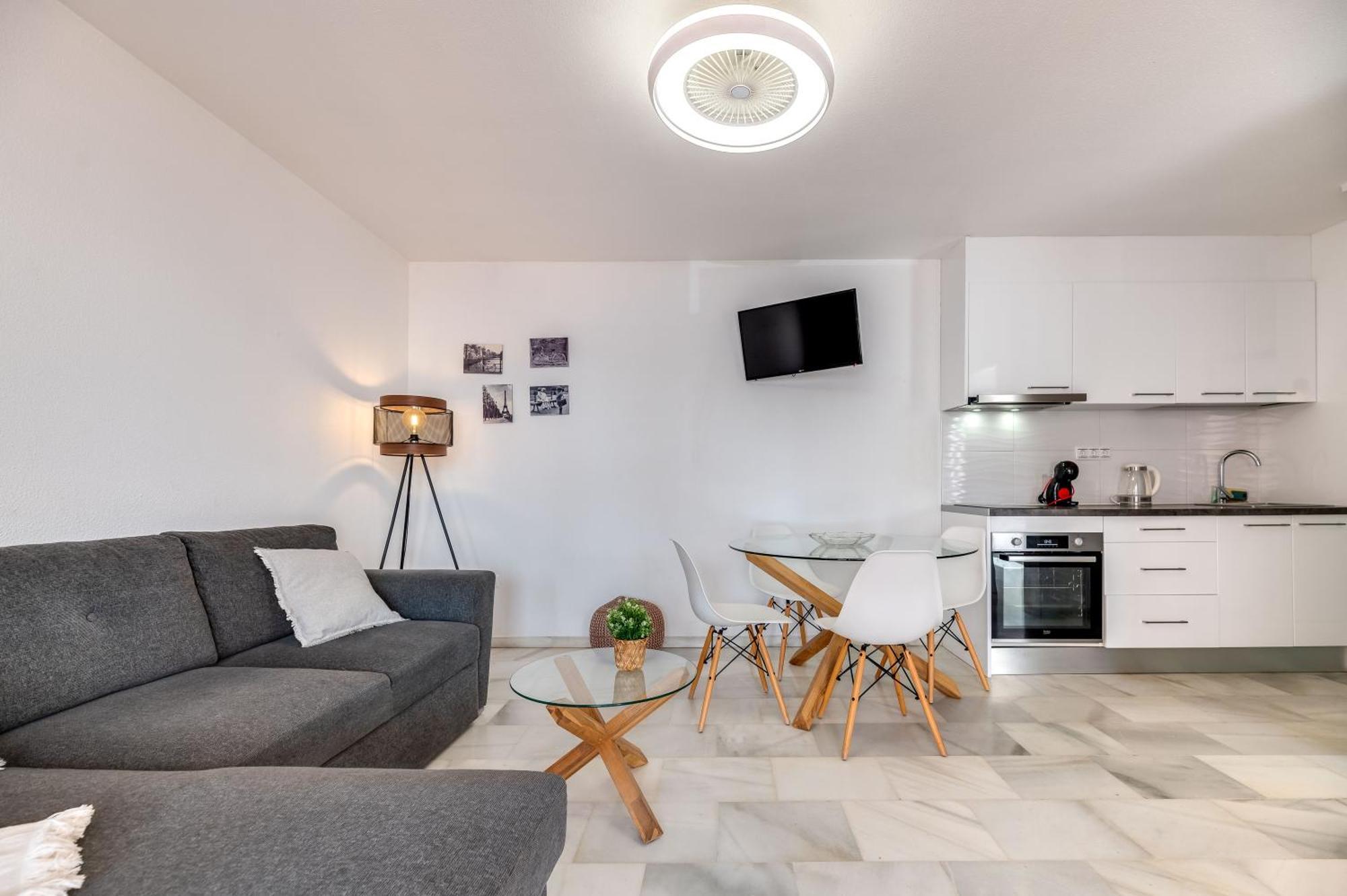Apartamento Con Amplio Porche Y Bbq Benalmadena Exterior photo
